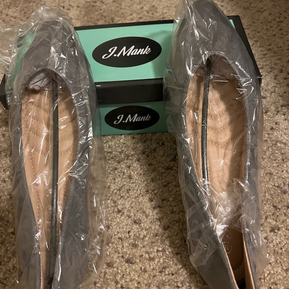 Brand New J.Mank , Gray Pointed Toe Flat Dress Shoes Women’s Size 10